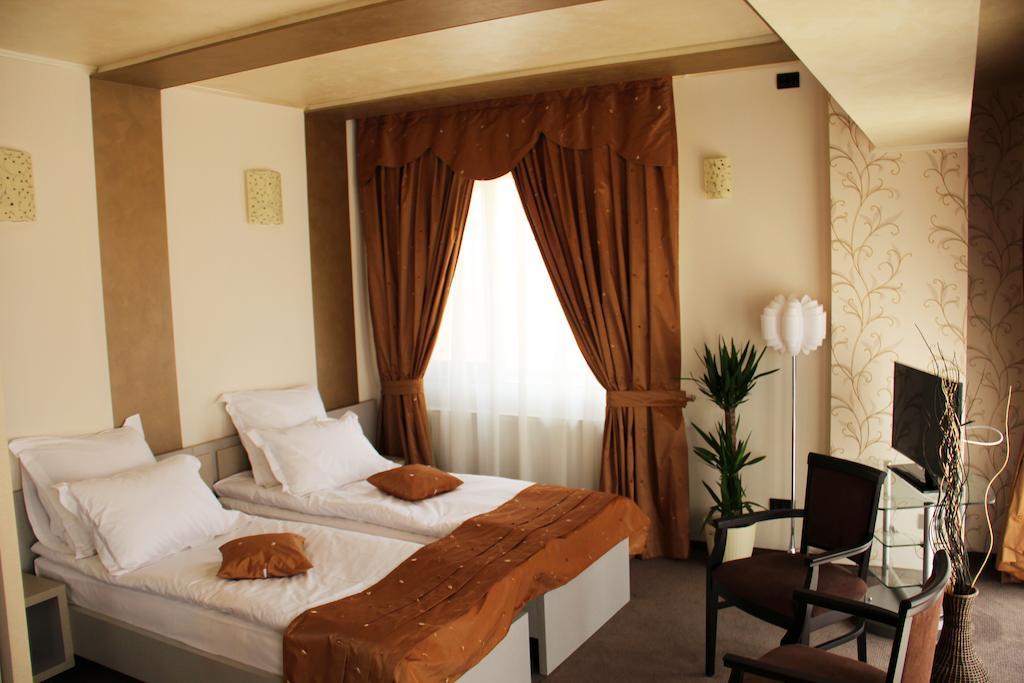 Enigma Pension Târgu Jiu Kamer foto